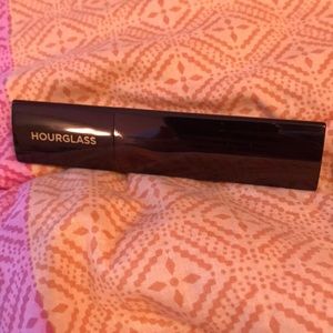 Hourglass Vanish Foundation